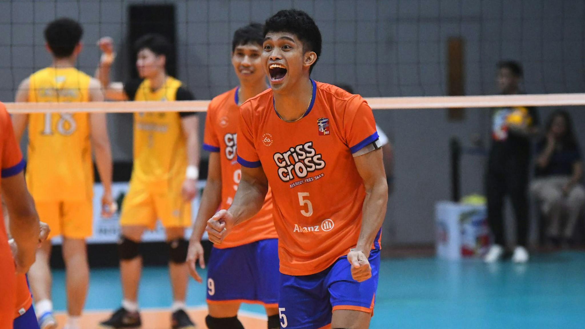 Jude Garcia, Criss Cross halt UST-Gameville run, near Spikers